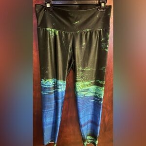Waterlust Mermaid Camo swim leggings, size large!